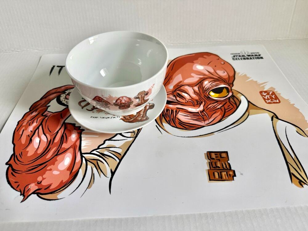 Star Wars Celebration 2015 Admiral Ackbar with Bowl, Plate & Mat